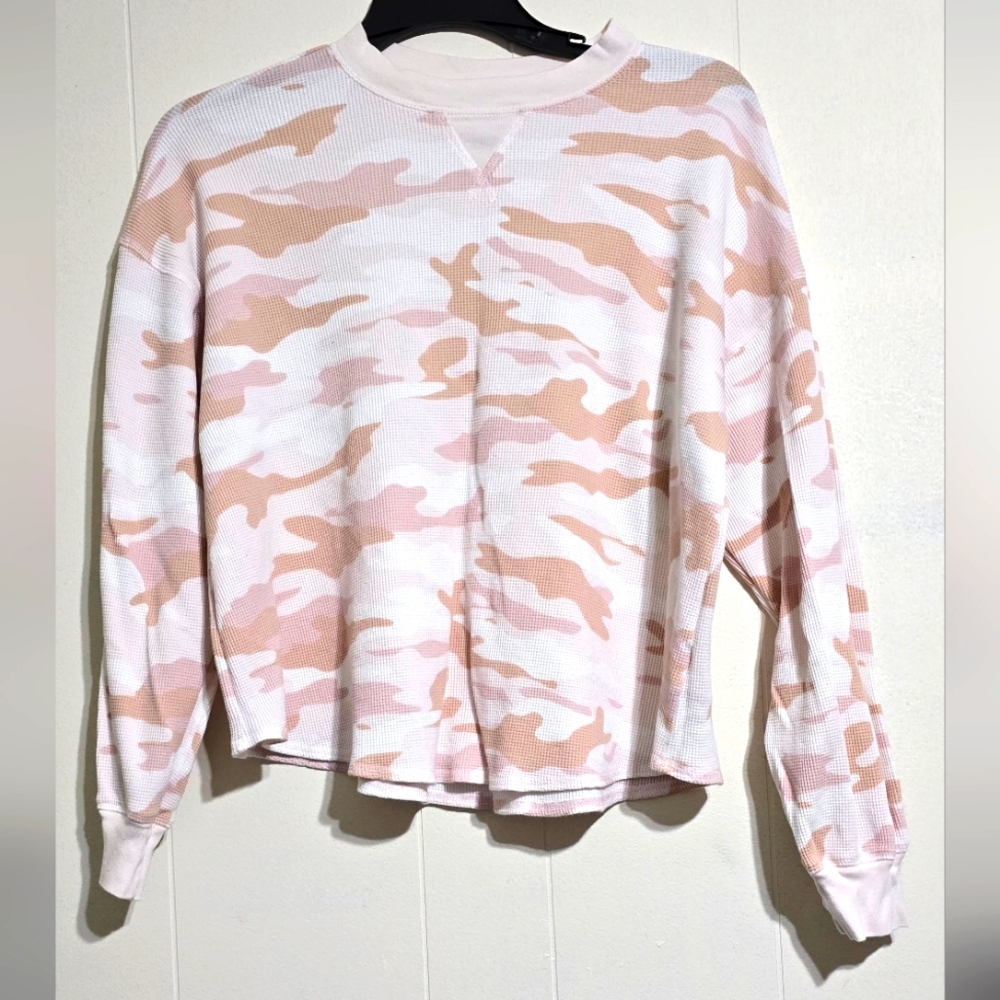 Old Navy Long-Sleeve Loose Cropped Camo-Print Waffle-Knit Top